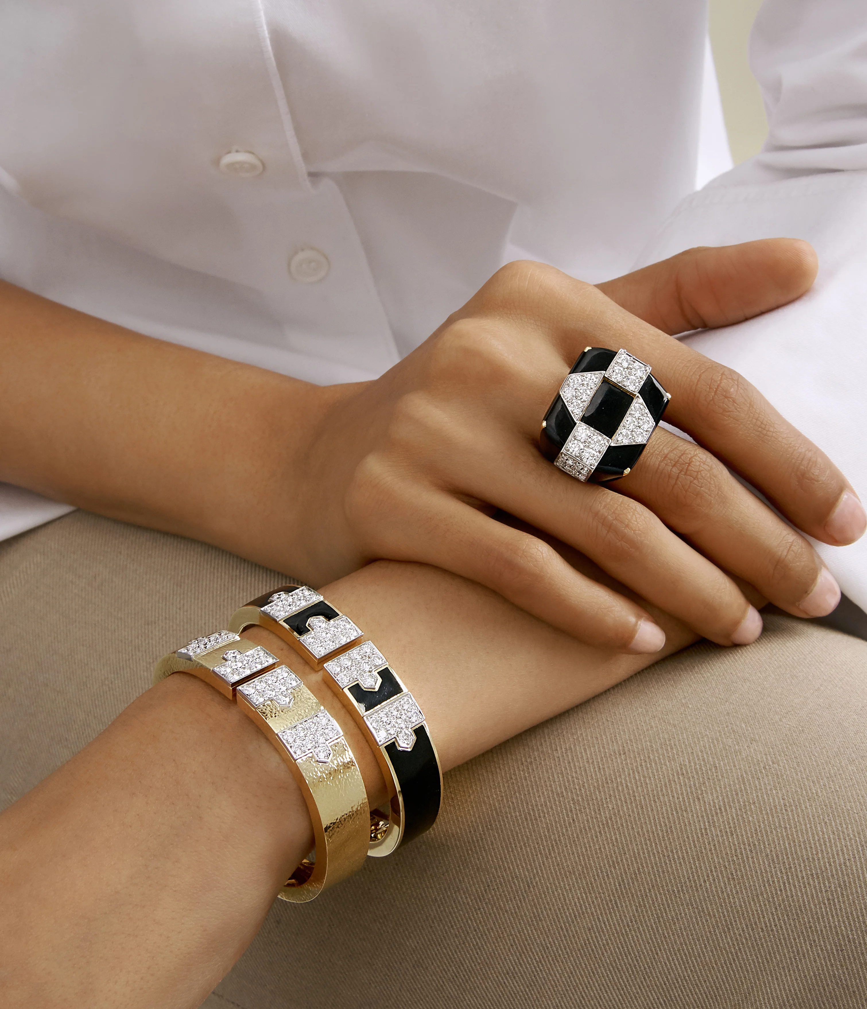 Lane Bracelet, Hammered 18K Gold - Image 3